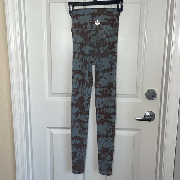 Beyond Yoga High Waisted Leggings Gray Brown XS - Picture 5 of 8